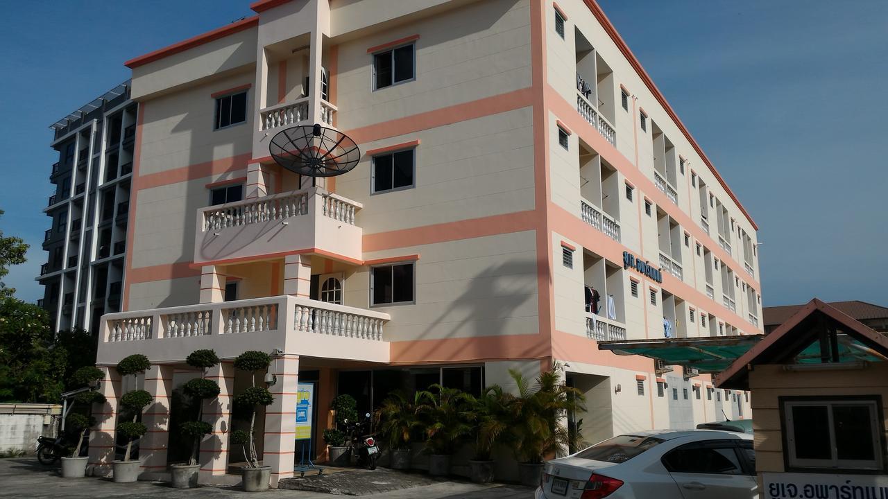 Uj Apartment Bangsaen Exterior foto